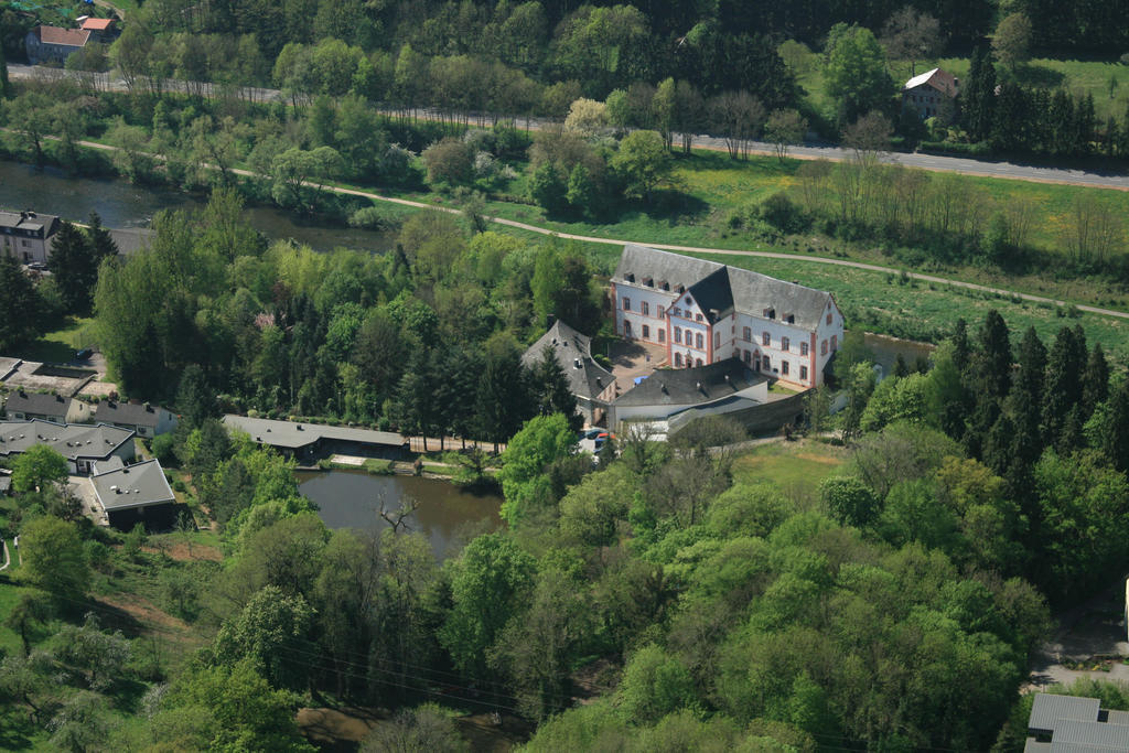 Hotel Burg Bollendorf Exterior foto